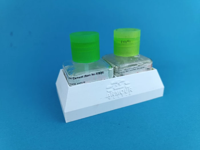 Držiak na 2 lepidlá Tamiya